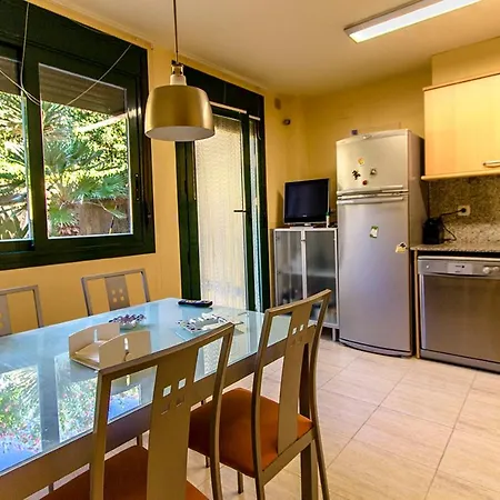 3 Bedrooms House At 500 M Away From The With Shared Pool Enclosed Garden And Wifi Holiday home Tarragona